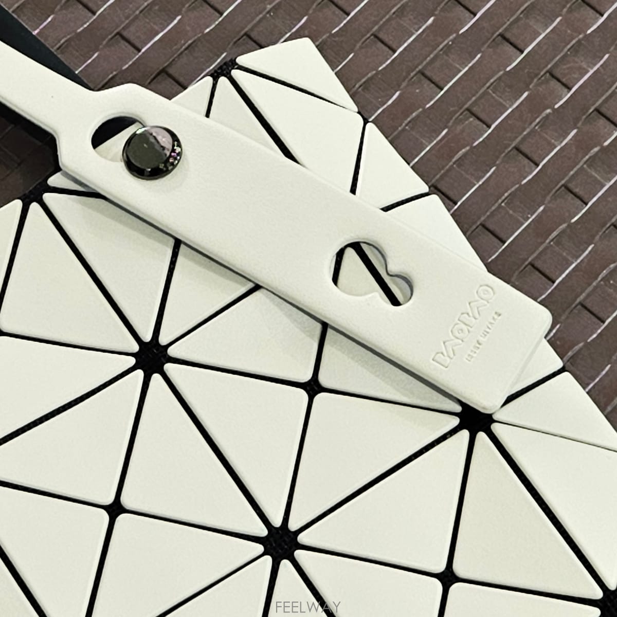 ��ǰ����, ��ǰ��ǰ | �̼��� �̾���|Issey Miyake, �ٿ��ٿ��� �̼��̸����� �����Դϴ�