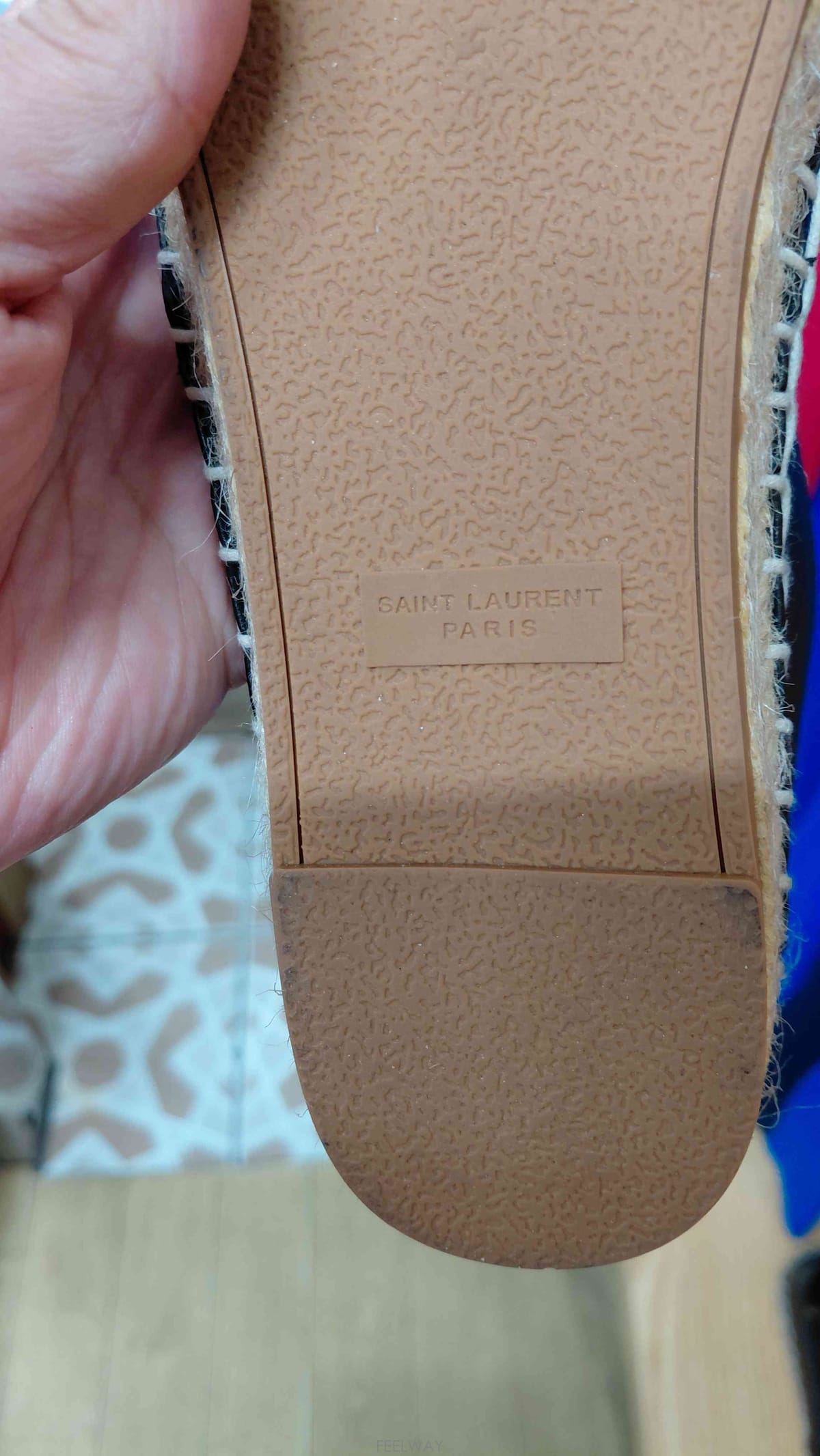��ǰ����, ��ǰ��ǰ | ���ζ�|Saint Laurent, ���ζ� ��ǰ �Դϱ� ?