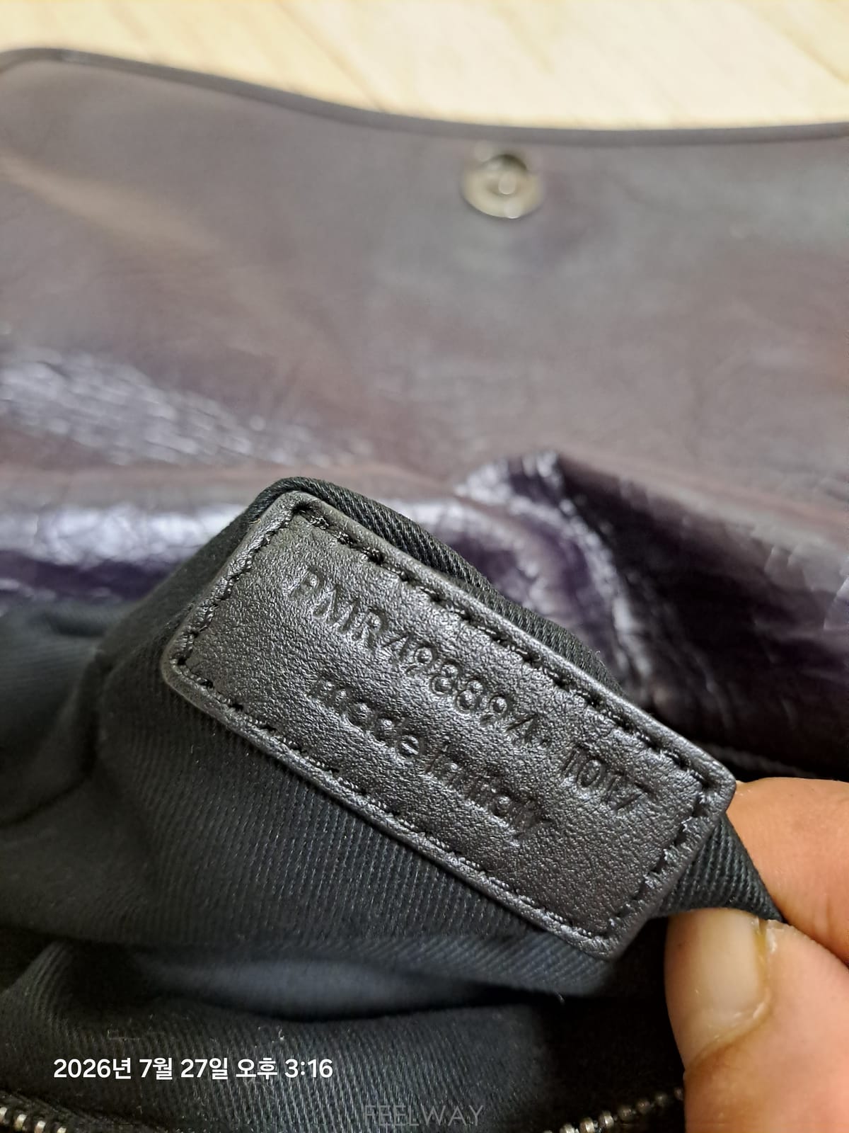 ��ǰ����, ��ǰ��ǰ | ���ζ�|Saint Laurent, ���ζ� ��Ű�� ��ǰ���� ��Ź�帳�ϴ�