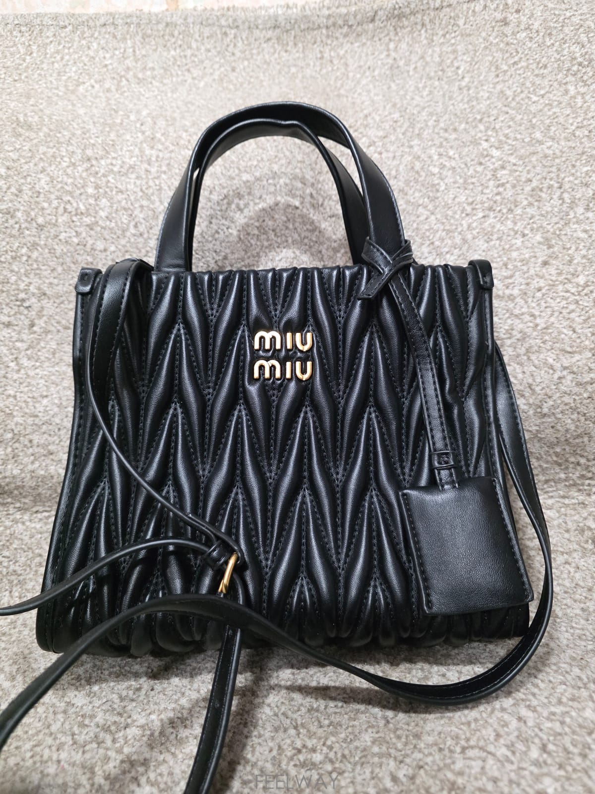 ��ǰ����, ��ǰ��ǰ | �̿�̿�|Miu Miu, �̿�̿� ���� ��,��ǰ ���ǵ帳�ϴ�.