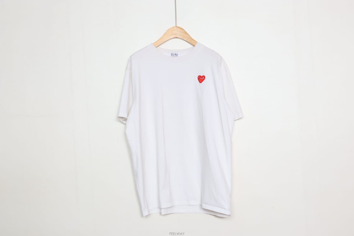 ��ǰ����, ��ǰ��ǰ | �ĵ�������|Comme des Garcons, �� ��ǰ �ǰ� ��Ź�帳�ϴ� 