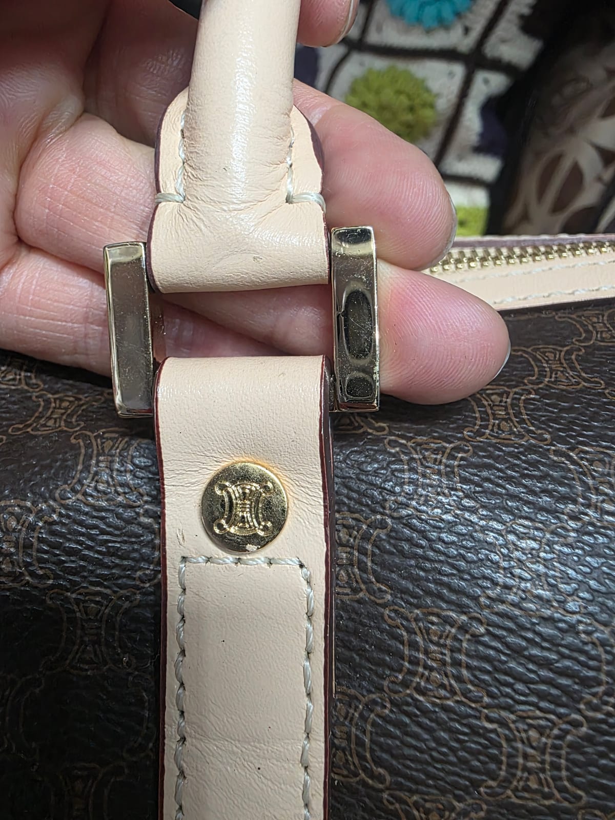 ��ǰ����, ��ǰ��ǰ | ������|CELINE, ������������ǰ���κ�Ź�帳�ϴ�