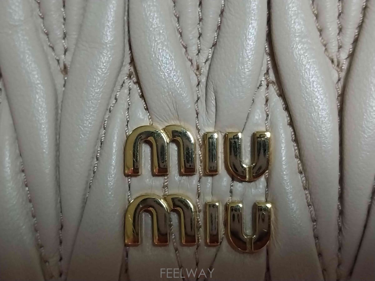 ��ǰ����, ��ǰ��ǰ | �̿�̿�|Miu Miu, �̿�̿� ī������ ��ǰ������.